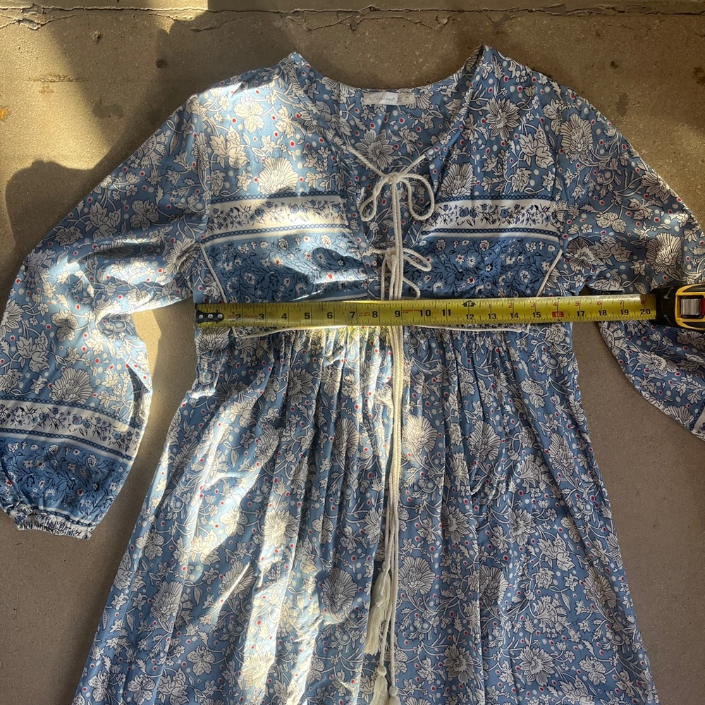 R. Vivimos Floral Blue and White Long Sleeve Maxi Dress - Picture 11 of 12